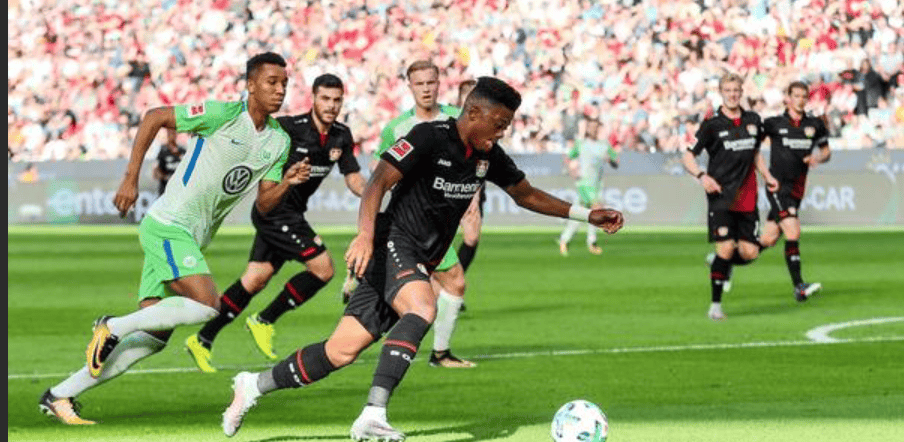 德甲赛事前瞻：门兴格拉德巴赫 vs 奥格斯堡——全方位分析与比分预测